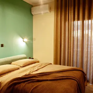 https://designer-apartments-close-to-the-center-free-parking.hotels-of-thessaloniki.com